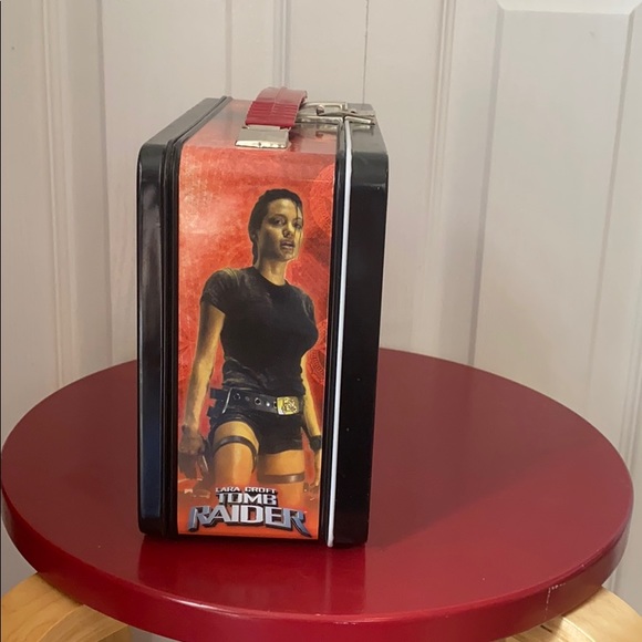 Limited Edition metal Tomb Raider movie lunchbox - Picture 7 of 11